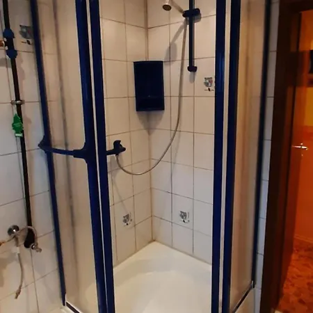 Appartement 2 Zimmer, Bad Ohne Kueche *