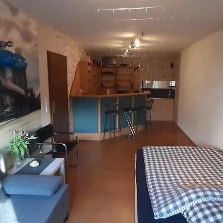 2 Zimmer, Bad Ohne Kueche * Jesberg