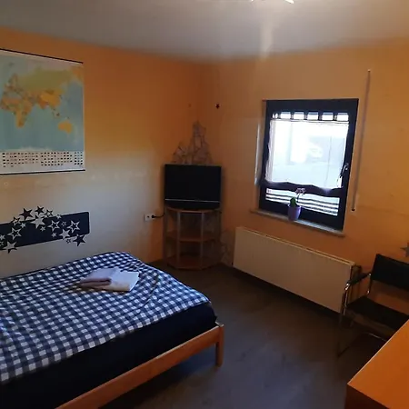 2 Zimmer, Bad Ohne Kueche Jesberg